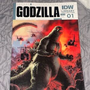 GODZILLA IDW Libeary Collection Vol. 01